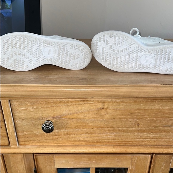 Adidas Stansmith White Sneakers Classic Minimalist Design - Picture 5 of 6